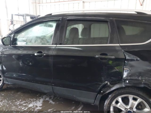 1FMCU0J93FUC55513 Ford Escape Titanium
