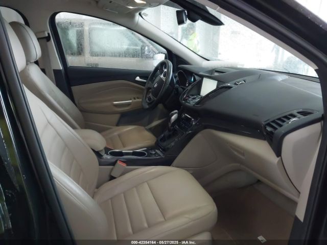 1FMCU0J93FUC55513 Ford Escape Titanium