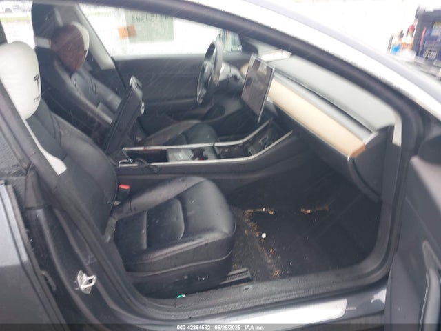 2019 TESLA MODEL 3 5YJ3E1EA1KF327100 Photo 4