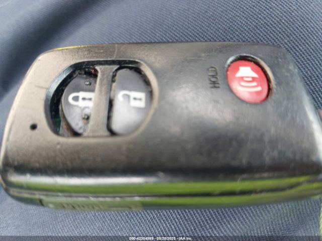 JTDKN3DUXE0388743 Toyota Prius Two