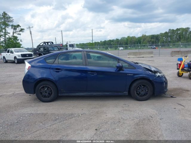 JTDKN3DUXE0388743 Toyota Prius Two