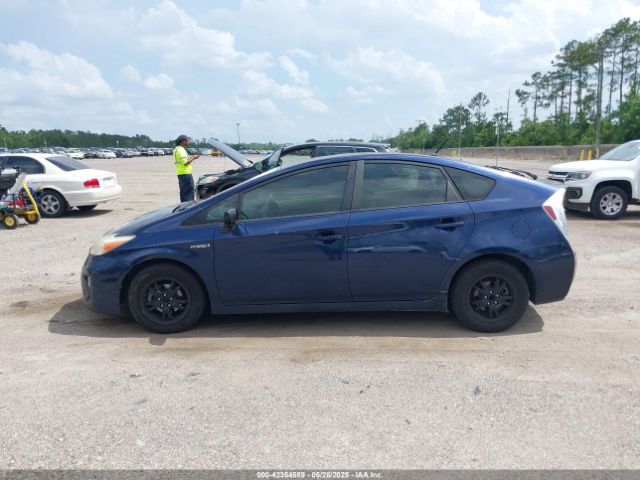 JTDKN3DUXE0388743 Toyota Prius Two