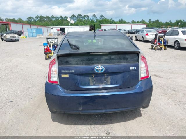JTDKN3DUXE0388743 Toyota Prius Two