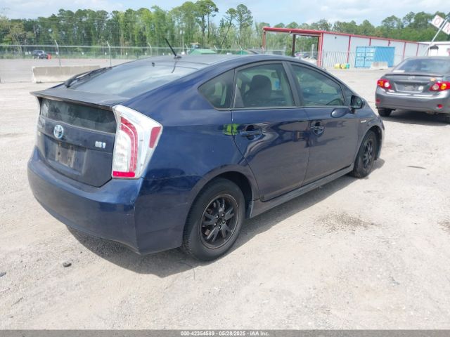 JTDKN3DUXE0388743 Toyota Prius Two