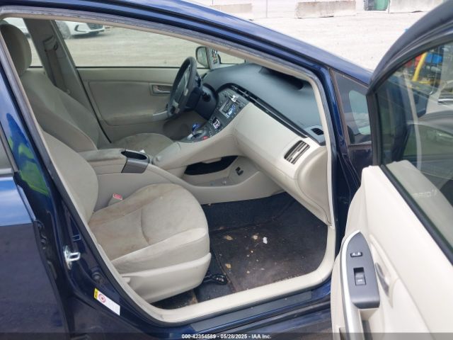 JTDKN3DUXE0388743 Toyota Prius Two