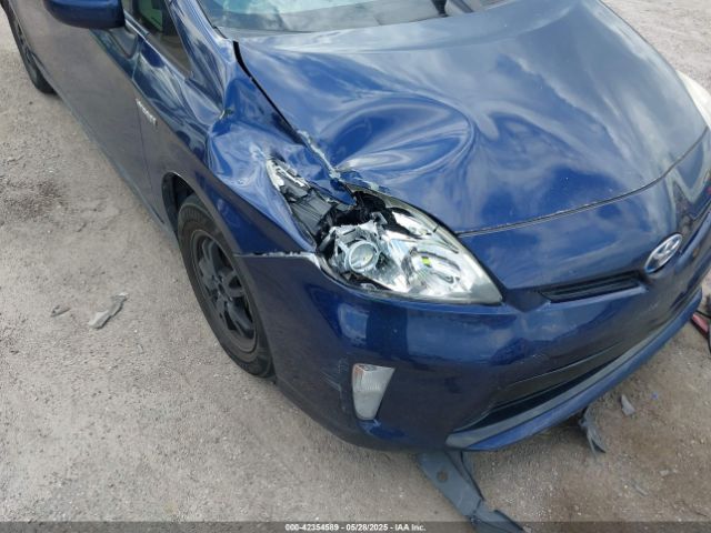JTDKN3DUXE0388743 Toyota Prius Two