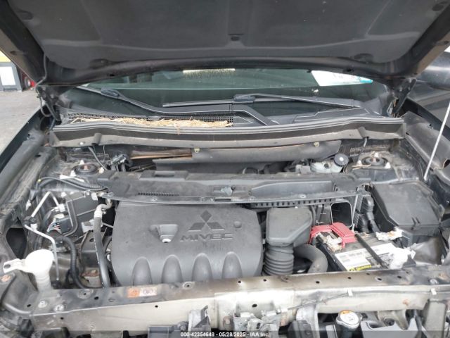 JA4AZ2A3XJZ007219 Mitsubishi Outlander Es