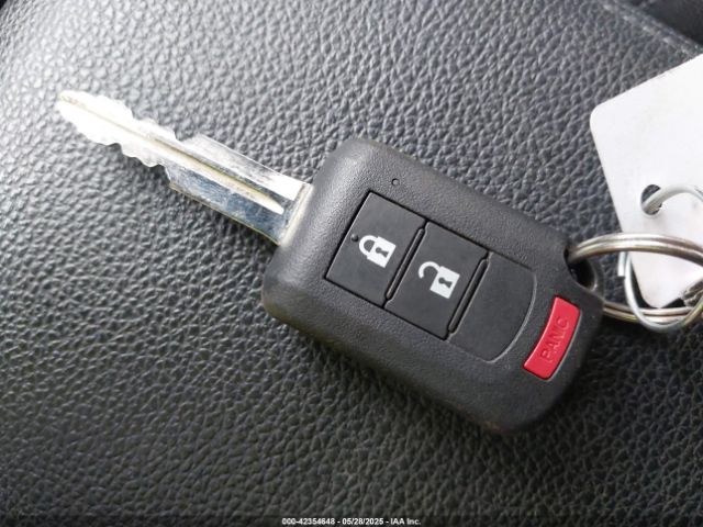 JA4AZ2A3XJZ007219 Mitsubishi Outlander Es