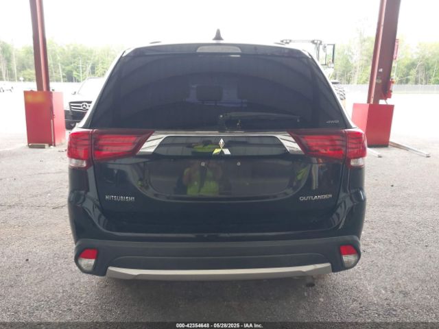 JA4AZ2A3XJZ007219 Mitsubishi Outlander Es