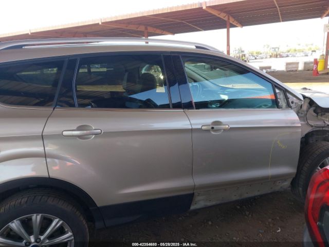 1FMCU0JD6HUE69547 Ford Escape Titanium