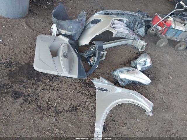 1FMCU0JD6HUE69547 Ford Escape Titanium