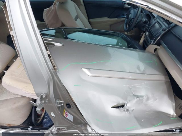 4T4BF1FK1ER343732 Toyota CAMRY LE