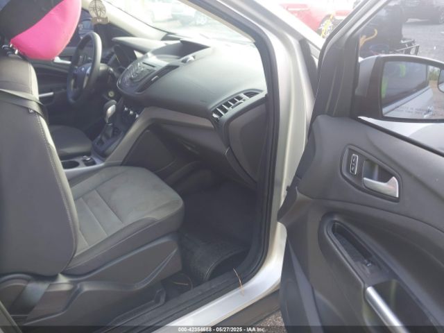 1FMCU0G71GUC06298 Ford ESCAPE SE