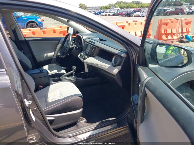 Toyota 2ar-fe 2018 2T3RFREV7JW758820 Image 5