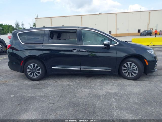 2C4RC1S76PR626750 Chrysler Pacifica Hybrid Limited