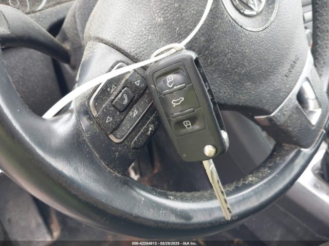 WVGAV7AX6FW505987 Volkswagen TIGUAN S