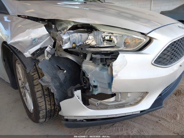 Ford FOCUS SE 2016 1FADP3F27GL338923 Image 6