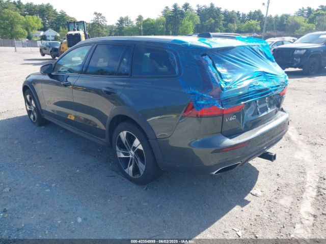 2021 VOLVO V60 CROSS COUNTRY YV4102WK1M1071620 Photo 2
