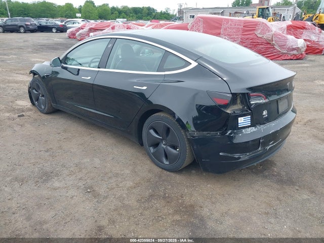 2019 TESLA MODEL 3 5YJ3E1EA0KF395226 Photo 2