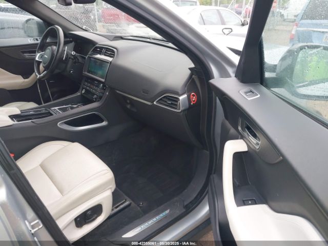2017 JAGUAR F-PACE SADCP2BV4HA049757 Photo 4