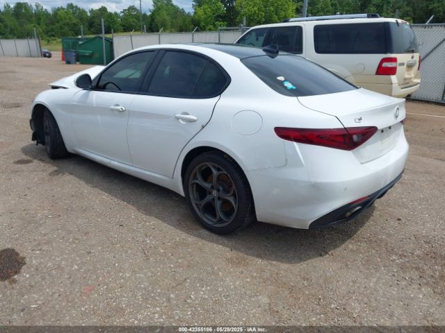 2018 ALFA ROMEO GIULIA ZARFAEEN8J7583814 Photo 2