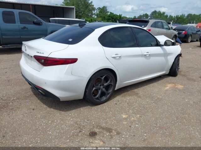 2018 ALFA ROMEO GIULIA ZARFAEEN8J7583814 Photo 3