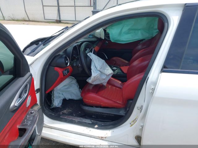 2018 ALFA ROMEO GIULIA ZARFAEEN8J7583814 Photo 4