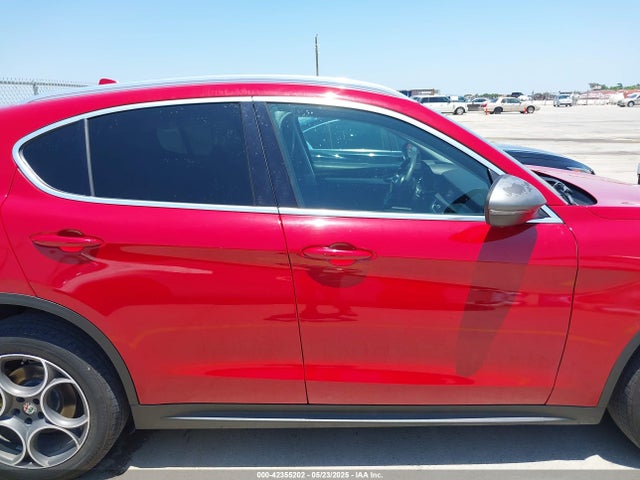 ZASFAKAN8J7B64173 Alfa Romeo Stelvio Awd