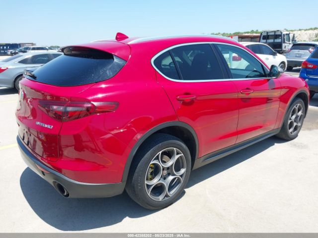 2018 ALFA ROMEO STELVIO ZASFAKAN8J7B64173 Photo 3