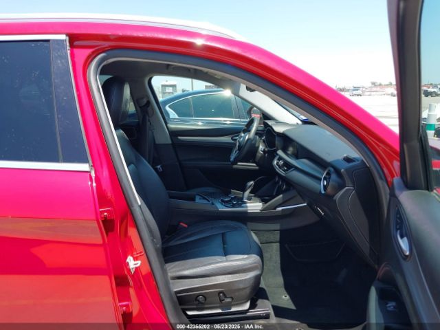 2018 ALFA ROMEO STELVIO ZASFAKAN8J7B64173 Photo 4