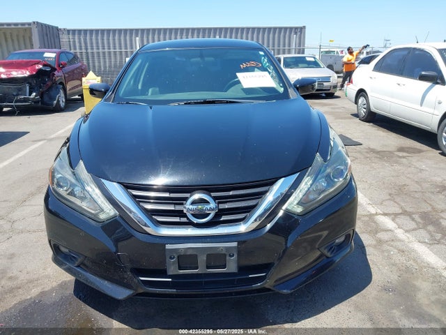 1N4AL3AP5HC242632 Nissan Altima 2.5 Sr
