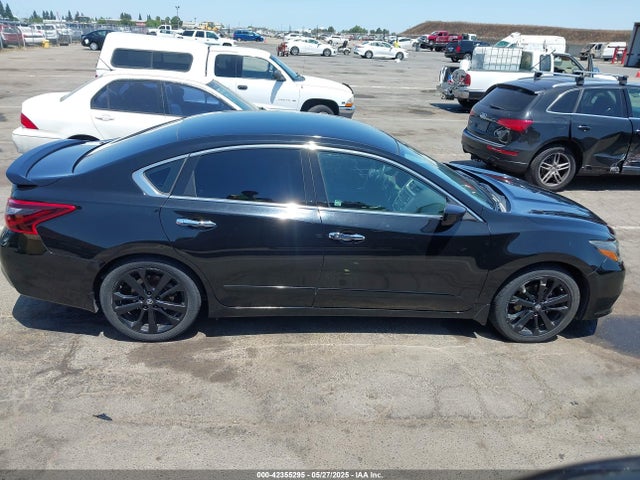1N4AL3AP5HC242632 Nissan Altima 2.5 Sr