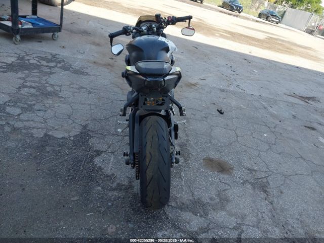 2020 TRIUMPH MOTORCYCLE STREET TRIPLE SMTA554S0LT976735 Photo 5