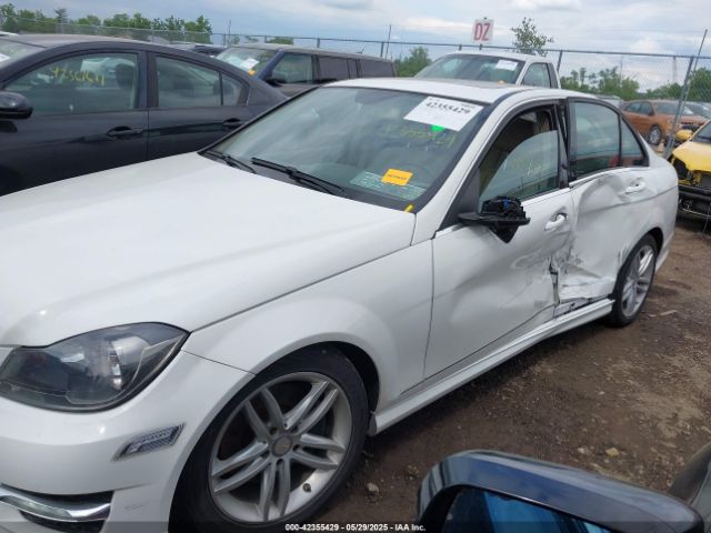 WDDGF8AB5ER309550 Mercedes-Benz C 300 Luxury 4matic/sport 4matic