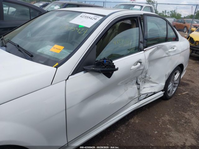 WDDGF8AB5ER309550 Mercedes-Benz C 300 Luxury 4matic/sport 4matic