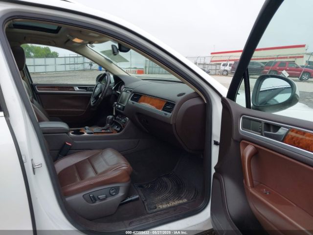 2012 VOLKSWAGEN TOUAREG WVGEF9BP0CD006506 Photo 4
