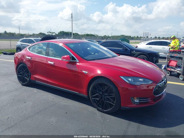 2015 TESLA MODEL S 5YJSA1S11FF080601 Photo 0