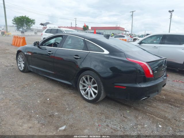 2019 JAGUAR XJ SAJWA1C74K8W22094 Photo 2
