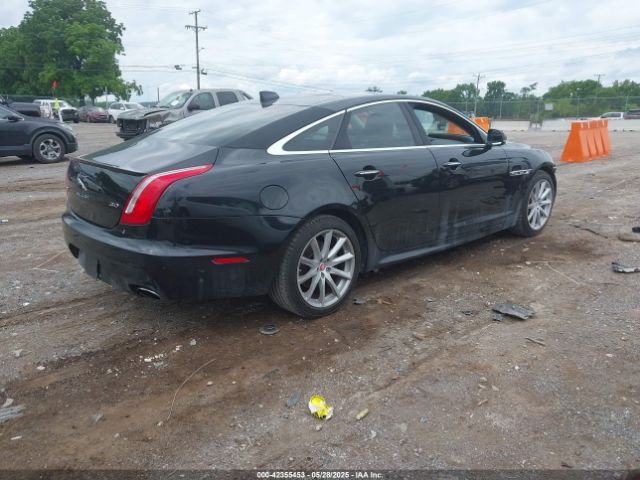 2019 JAGUAR XJ SAJWA1C74K8W22094 Photo 3