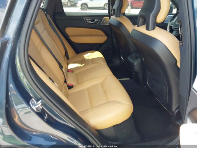 2018 VOLVO XC60 YV4A22RK1J1084885 Photo 7