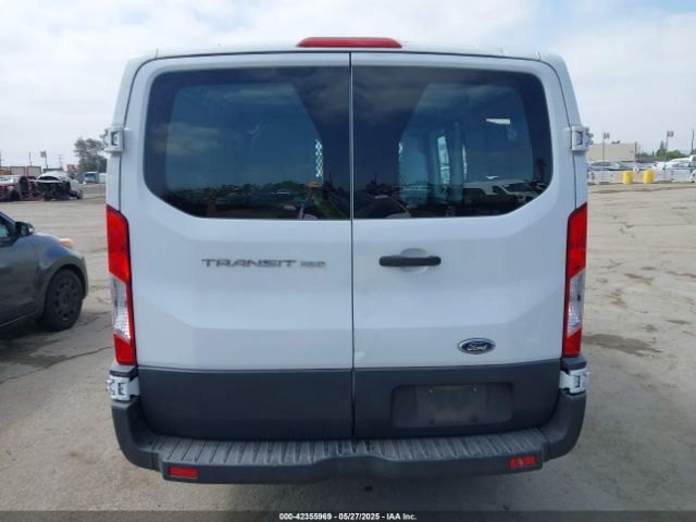 1FTNR1ZM6FKA34917 Ford Transit-250