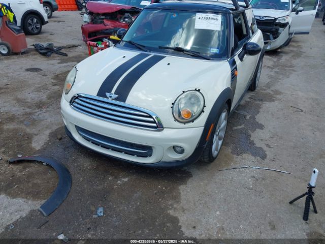2011 MINI COOPER WMWSU3C56BT093448 Photo 1