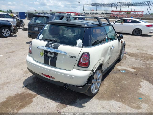 2011 MINI COOPER WMWSU3C56BT093448 Photo 3
