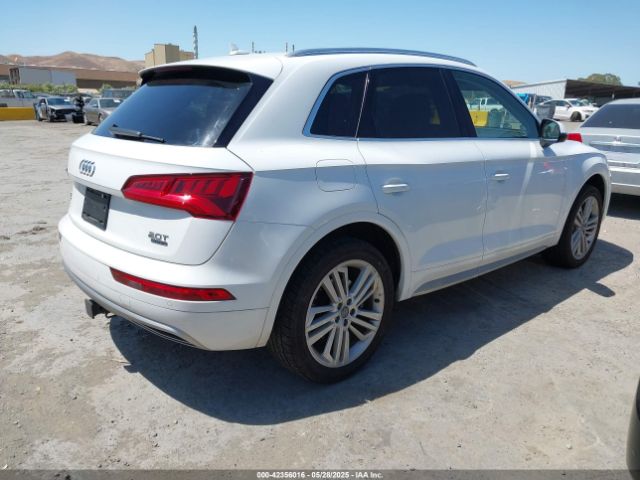 WA1CNAFYXJ2228184 Audi Q5 2.0t Premium
