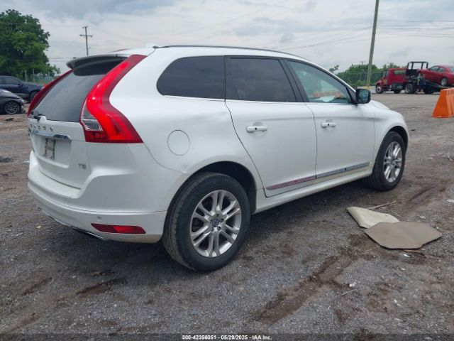 2015 VOLVO XC60 YV440MDB9F2622367 Photo 3