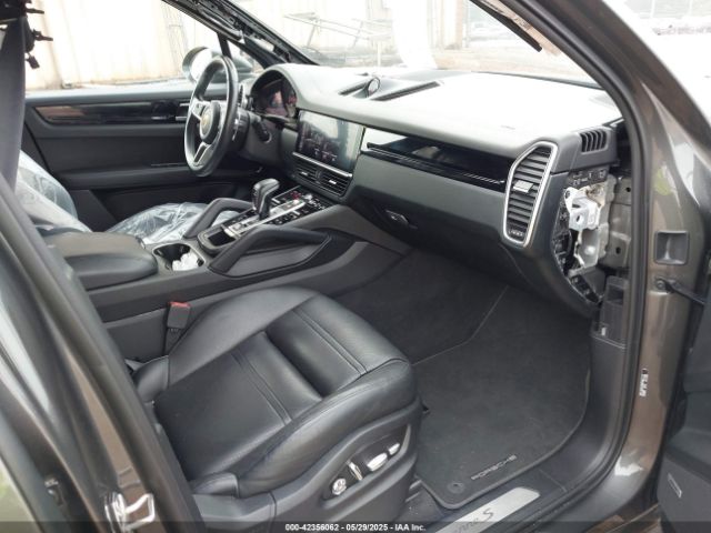 2019 PORSCHE CAYENNE WP1AB2AYXKDA61171 Photo 4