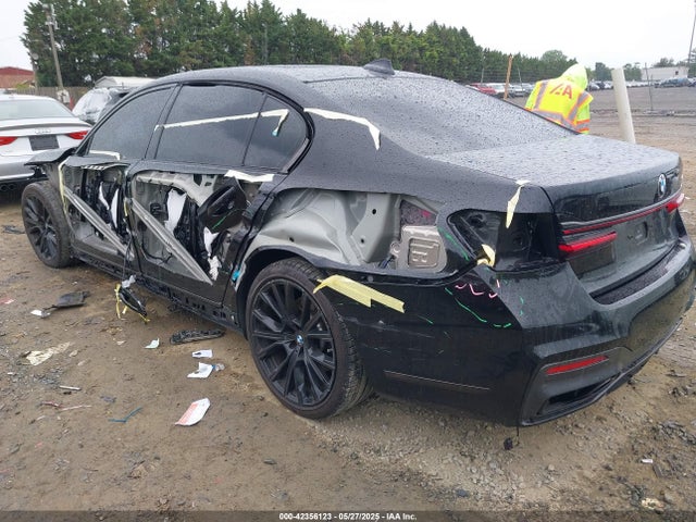 BMW 740LI 2022 WBA7T2C06NCH07316 Image 3
