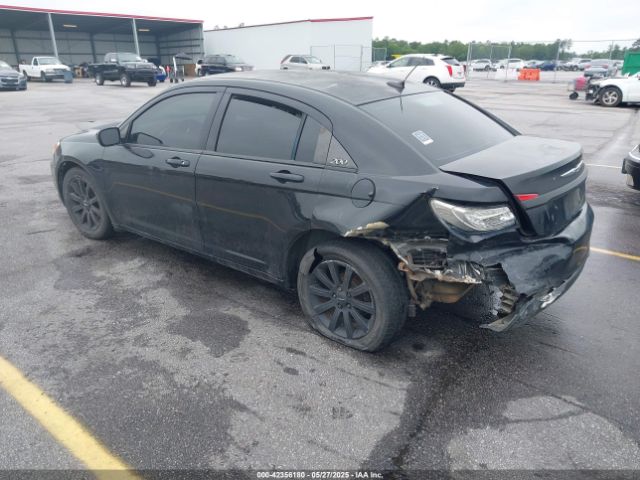 2014 CHRYSLER 200 1C3CCBBBXEN137475 Photo 2