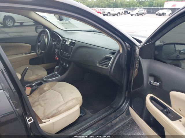 2014 CHRYSLER 200 1C3CCBBBXEN137475 Photo 4