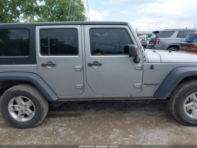 1C4BJWDG4GL129299 Jeep Wrangler Unlimited Sport